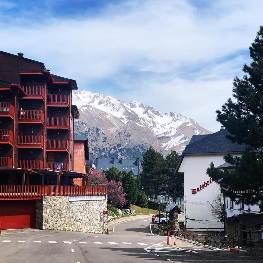 Apartamentos Formigal - Admite Mascotas - Buitenkant foto