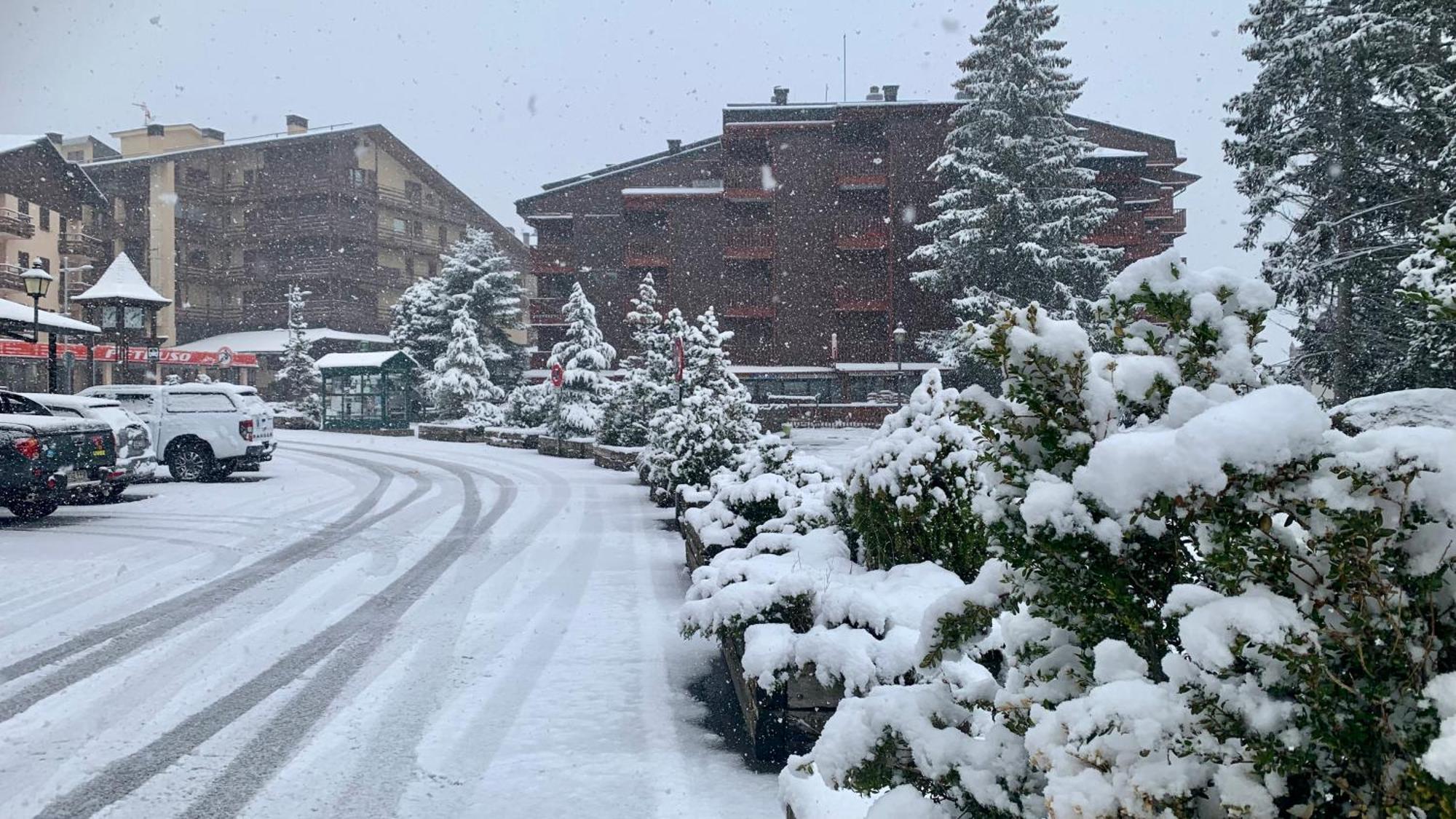 Apartamentos Formigal - Admite Mascotas - Buitenkant foto